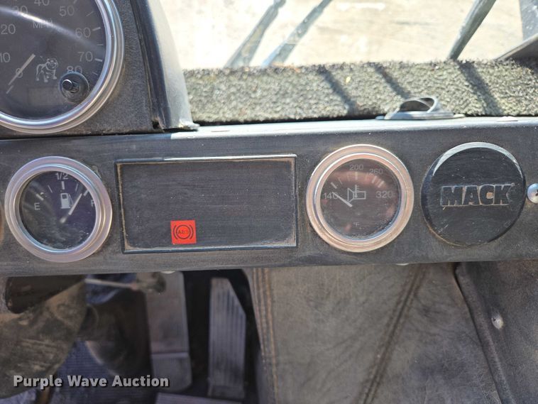 image for item EB1055 2007 Mack MR concrete pump truck