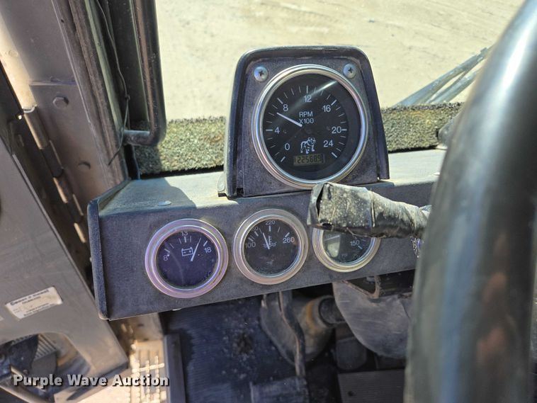 image for item EB1055 2007 Mack MR concrete pump truck