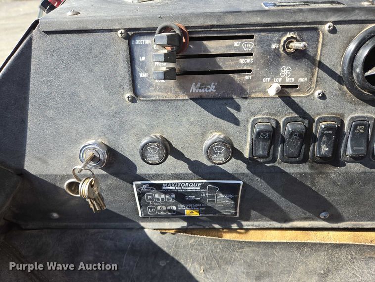 image for item EB1055 2007 Mack MR concrete pump truck