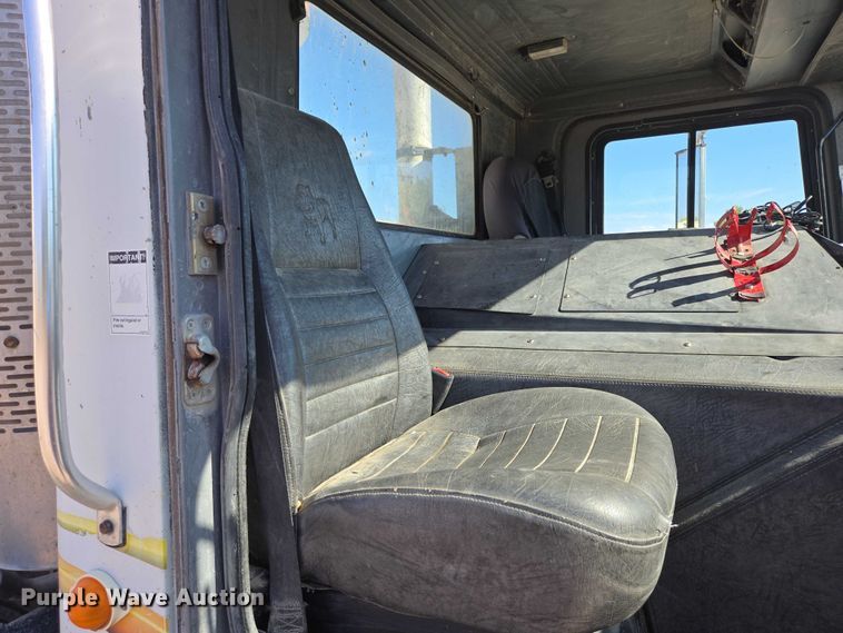 image for item EB1055 2007 Mack MR concrete pump truck