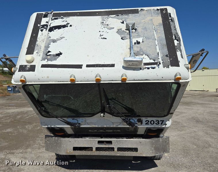 image for item EB1055 2007 Mack MR concrete pump truck