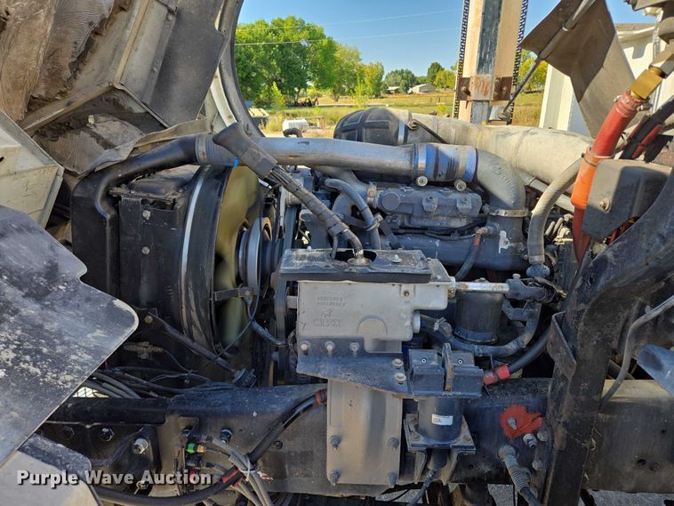 image for item EB1055 2007 Mack MR concrete pump truck