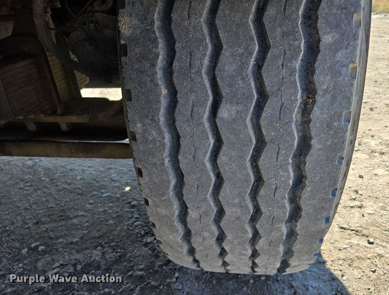 image for item EB1055 2007 Mack MR concrete pump truck