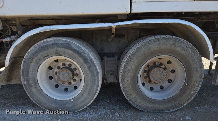 image for item EB1055 2007 Mack MR concrete pump truck