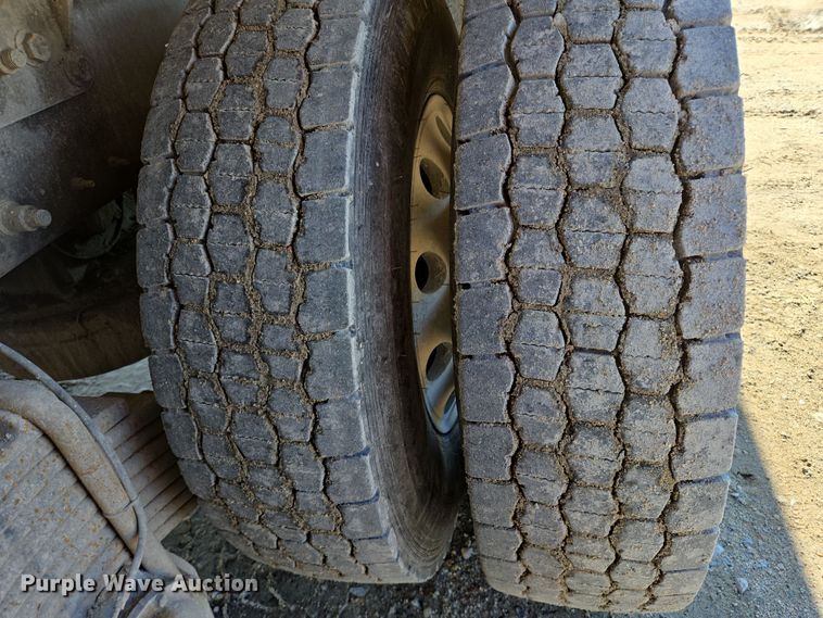 image for item EB1055 2007 Mack MR concrete pump truck