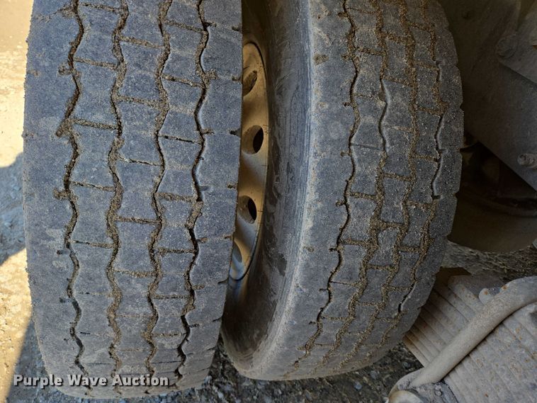 image for item EB1055 2007 Mack MR concrete pump truck