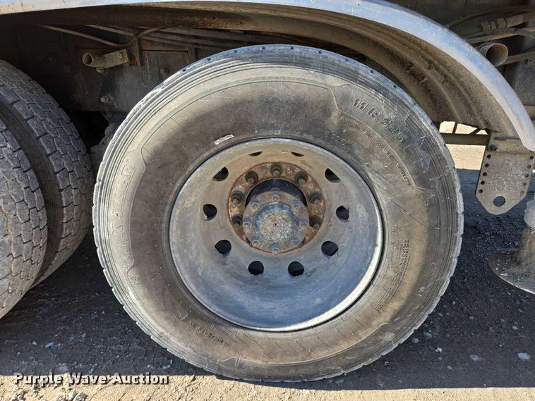 image for item EB1055 2007 Mack MR concrete pump truck