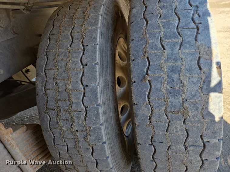 image for item EB1055 2007 Mack MR concrete pump truck