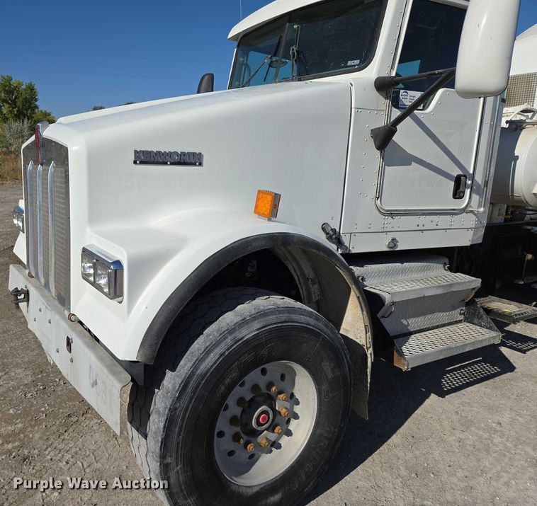 image for item EB1056 2006 Kenworth W900 ready mix truck