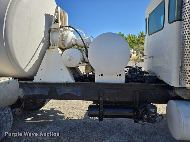 image for item EB1056 2006 Kenworth W900 ready mix truck
