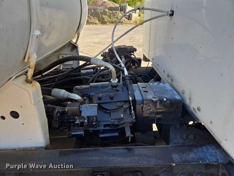 image for item EB1056 2006 Kenworth W900 ready mix truck