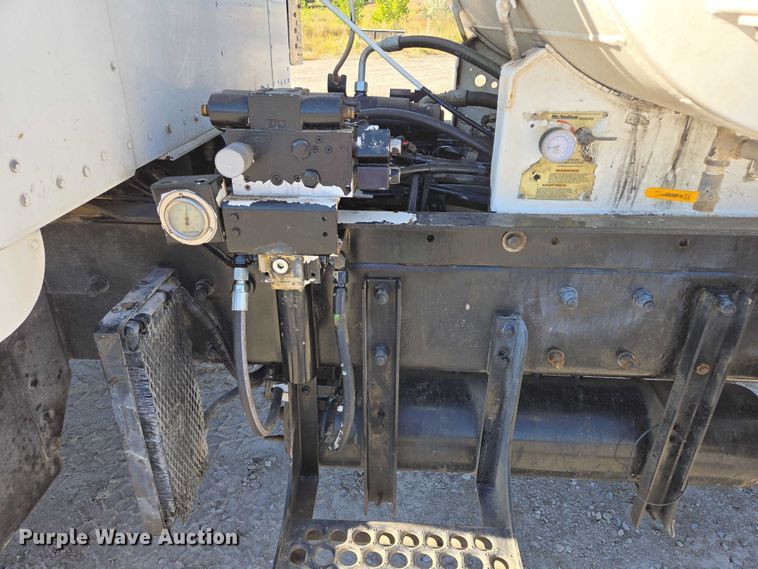 image for item EB1056 2006 Kenworth W900 ready mix truck