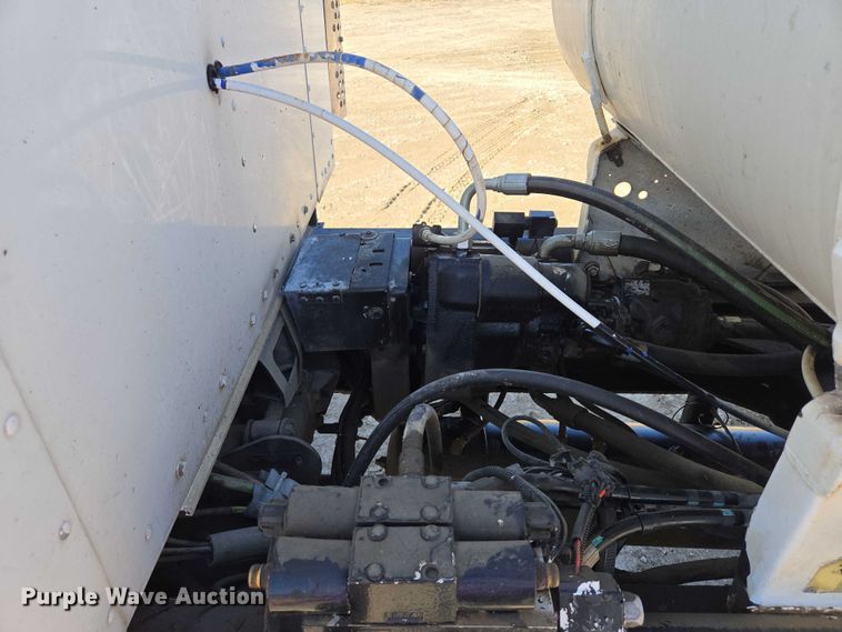 image for item EB1056 2006 Kenworth W900 ready mix truck