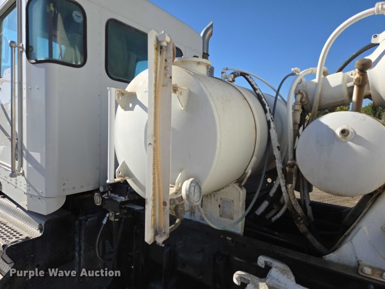 image for item EB1056 2006 Kenworth W900 ready mix truck