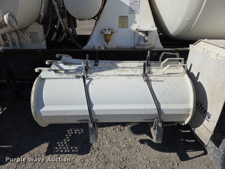 image for item EB1056 2006 Kenworth W900 ready mix truck