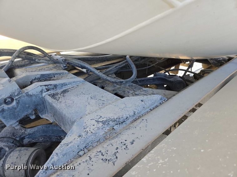 image for item EB1056 2006 Kenworth W900 ready mix truck