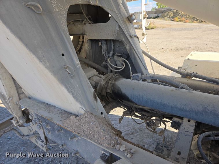 image for item EB1056 2006 Kenworth W900 ready mix truck