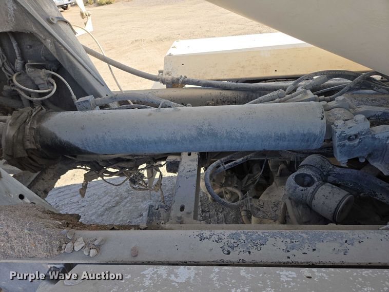 image for item EB1056 2006 Kenworth W900 ready mix truck