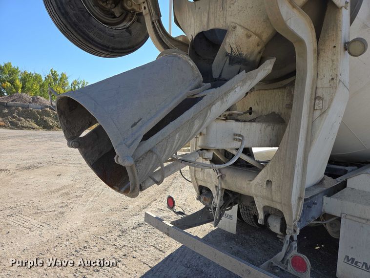 image for item EB1056 2006 Kenworth W900 ready mix truck