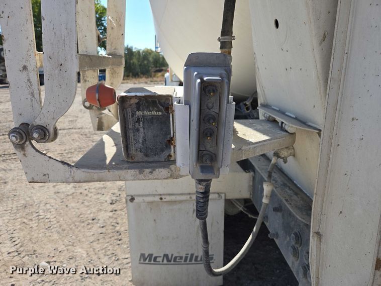 image for item EB1056 2006 Kenworth W900 ready mix truck