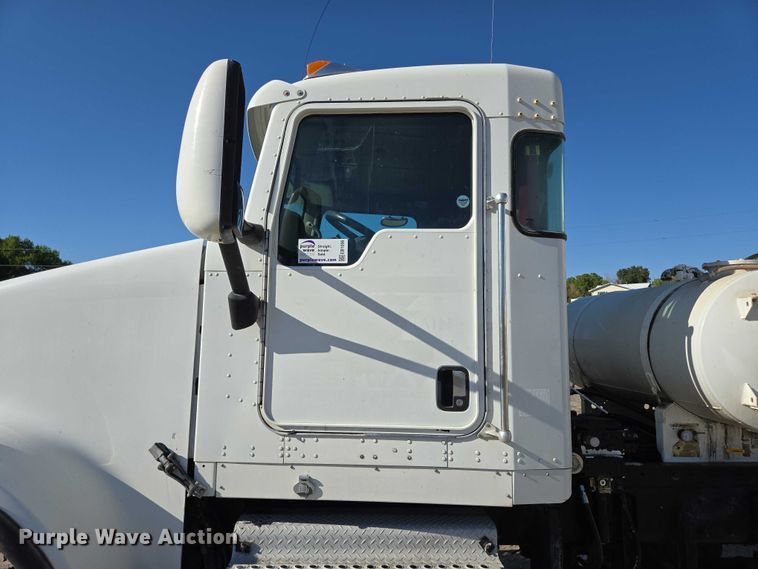 image for item EB1056 2006 Kenworth W900 ready mix truck