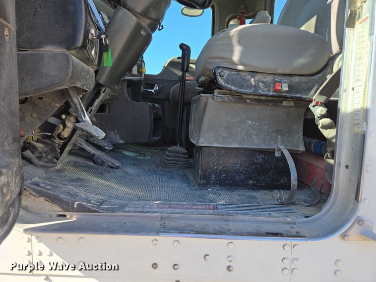 image for item EB1056 2006 Kenworth W900 ready mix truck