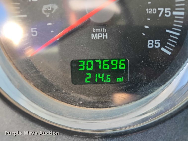 image for item EB1056 2006 Kenworth W900 ready mix truck