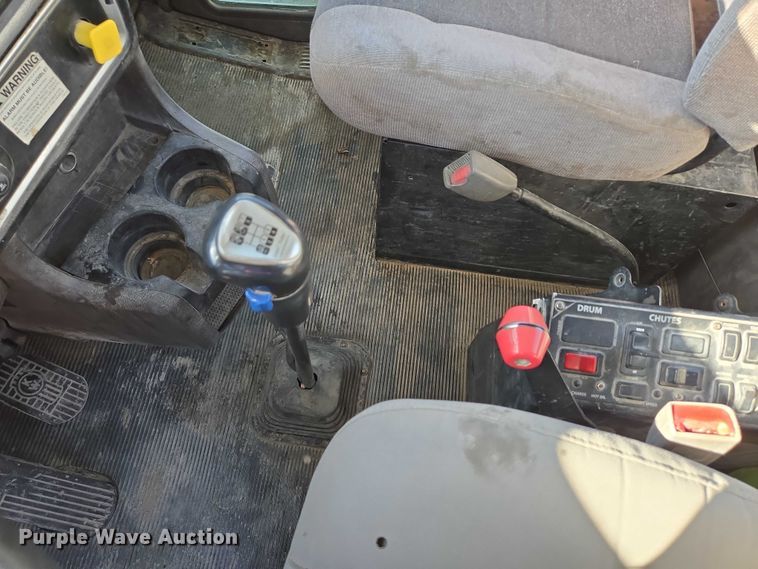 image for item EB1056 2006 Kenworth W900 ready mix truck