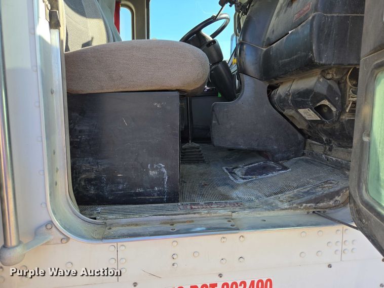 image for item EB1056 2006 Kenworth W900 ready mix truck