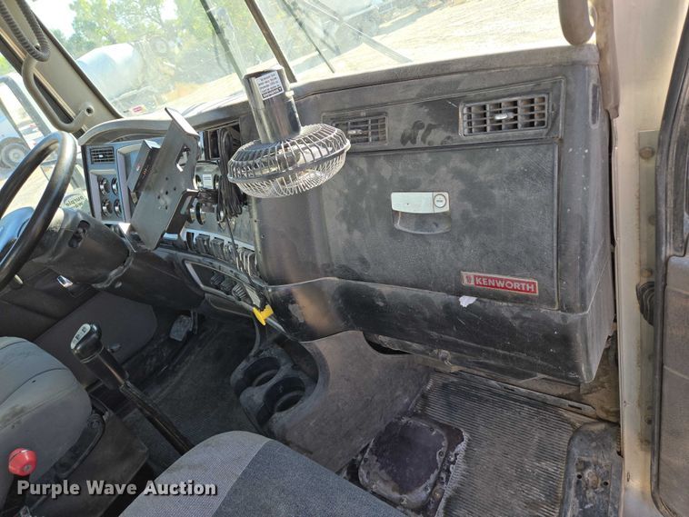 image for item EB1056 2006 Kenworth W900 ready mix truck