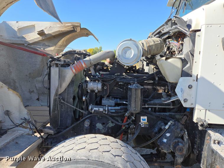 image for item EB1056 2006 Kenworth W900 ready mix truck