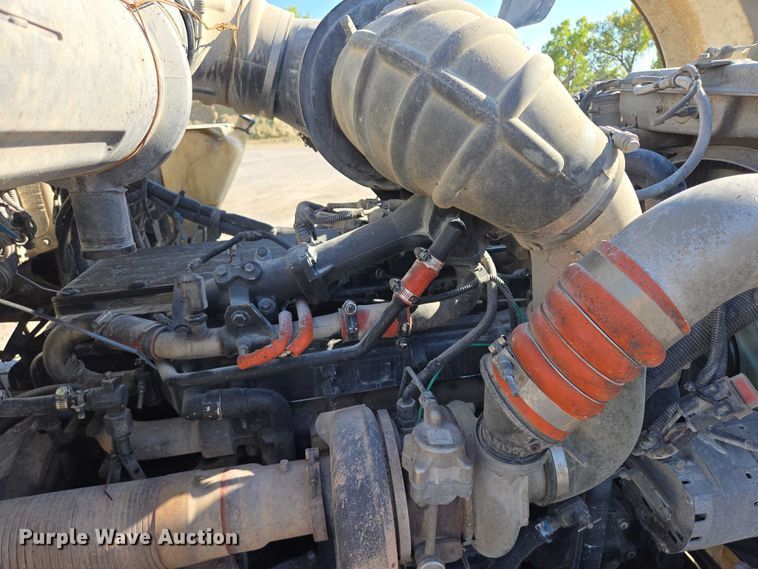 image for item EB1056 2006 Kenworth W900 ready mix truck