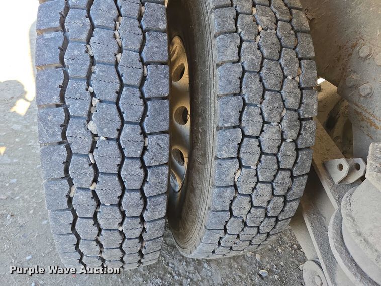 image for item EB1056 2006 Kenworth W900 ready mix truck