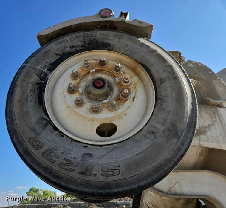 image for item EB1056 2006 Kenworth W900 ready mix truck