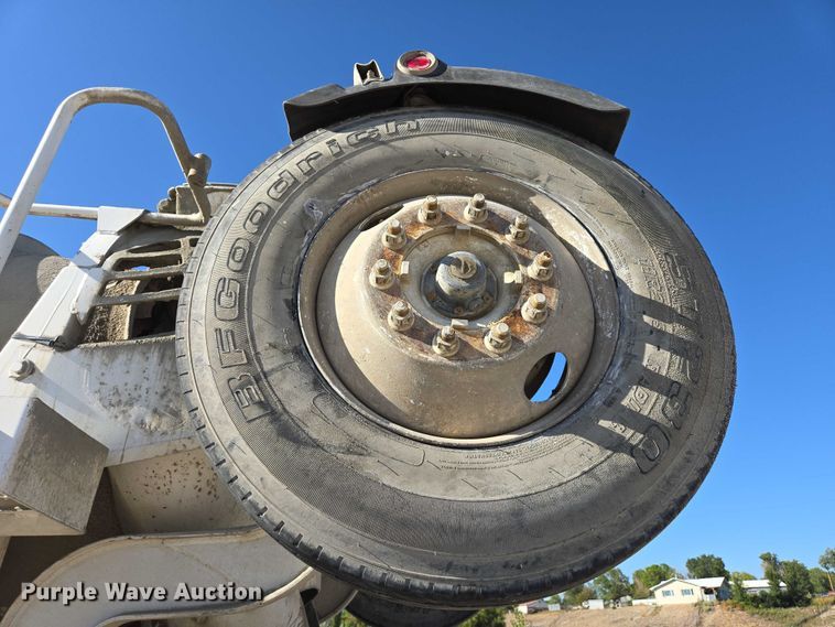 image for item EB1056 2006 Kenworth W900 ready mix truck