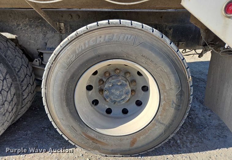 image for item EB1056 2006 Kenworth W900 ready mix truck