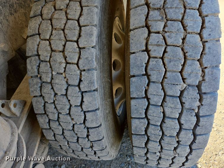 image for item EB1056 2006 Kenworth W900 ready mix truck