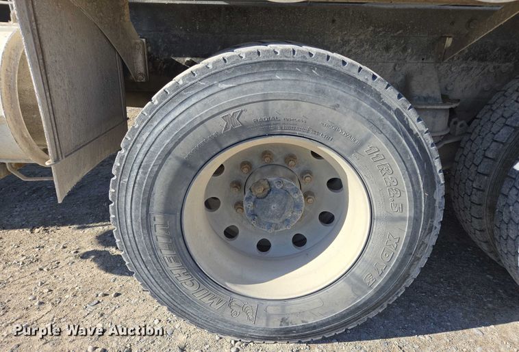 image for item EB1056 2006 Kenworth W900 ready mix truck