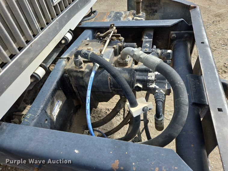 image for item EB1058 2000 International 5600i ready mix truck