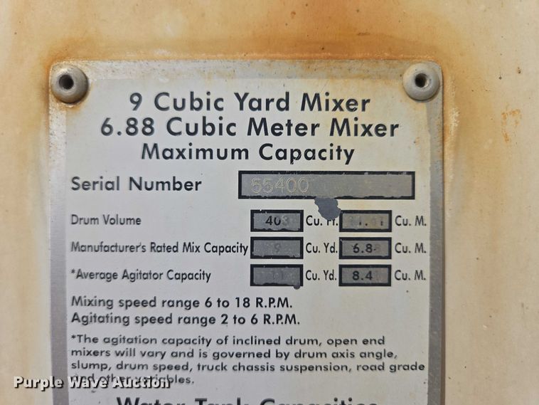 image for item EB1058 2000 International 5600i ready mix truck