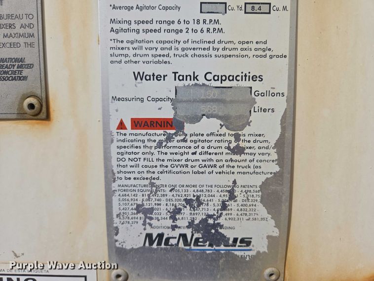 image for item EB1058 2000 International 5600i ready mix truck