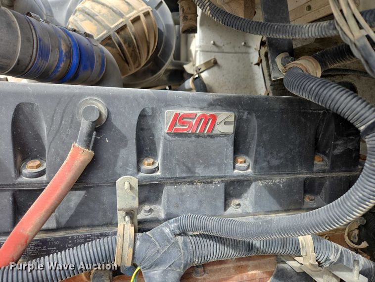 image for item EB1058 2000 International 5600i ready mix truck