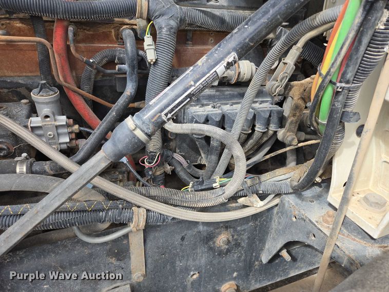 image for item EB1058 2000 International 5600i ready mix truck