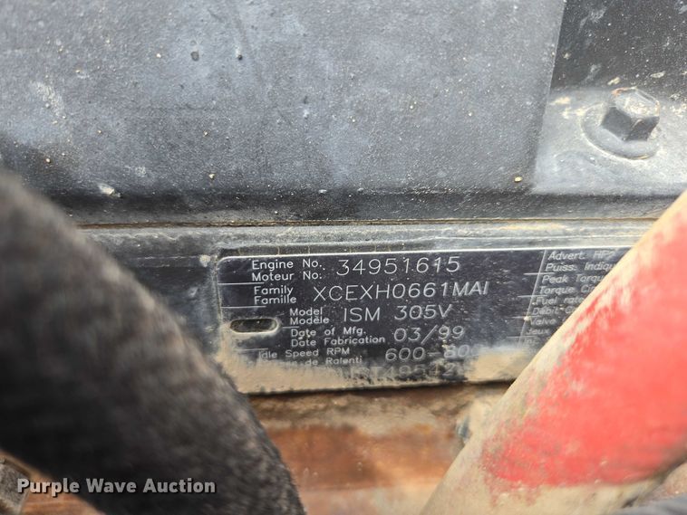 image for item EB1058 2000 International 5600i ready mix truck