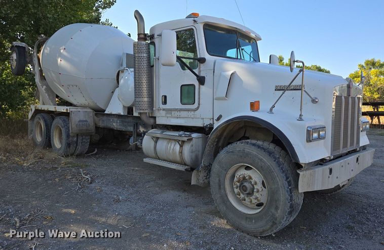 image for item EB1059 2006 Kenworth W900 ready mix truck