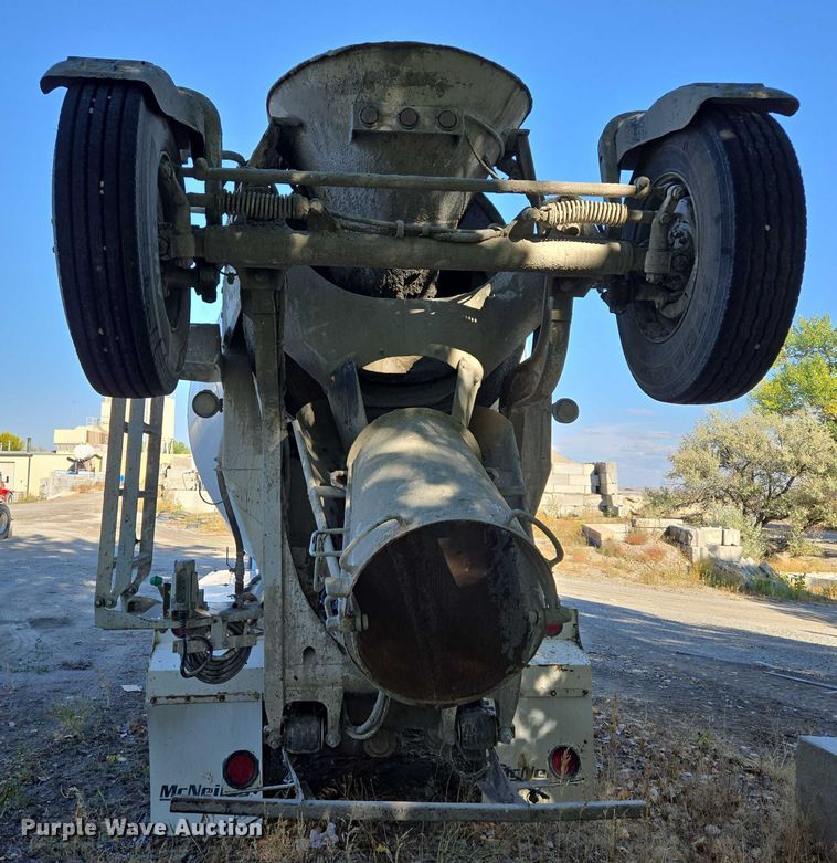 image for item EB1059 2006 Kenworth W900 ready mix truck