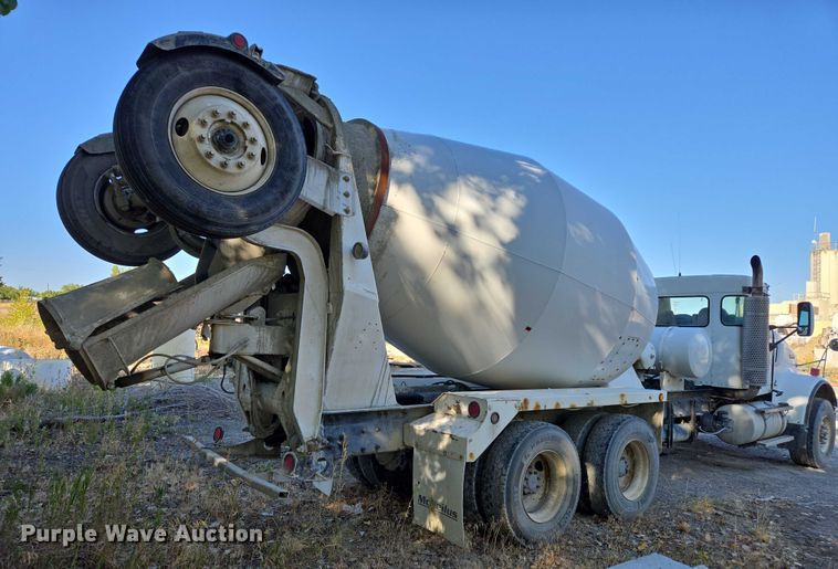 image for item EB1059 2006 Kenworth W900 ready mix truck