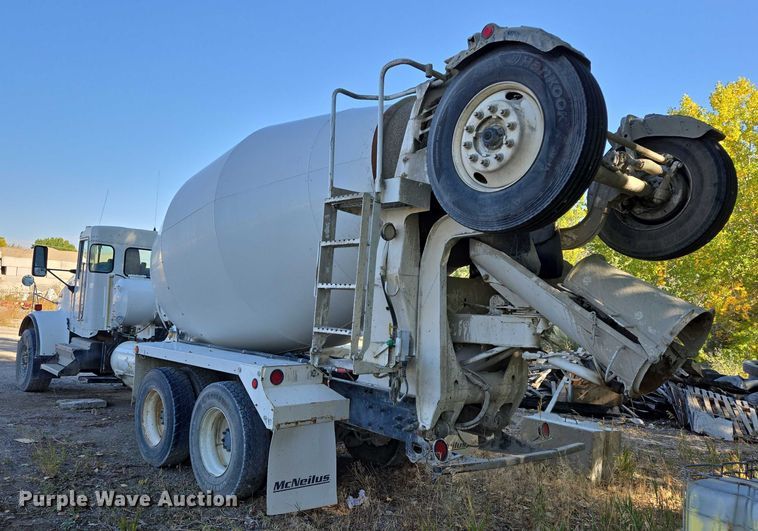 image for item EB1059 2006 Kenworth W900 ready mix truck