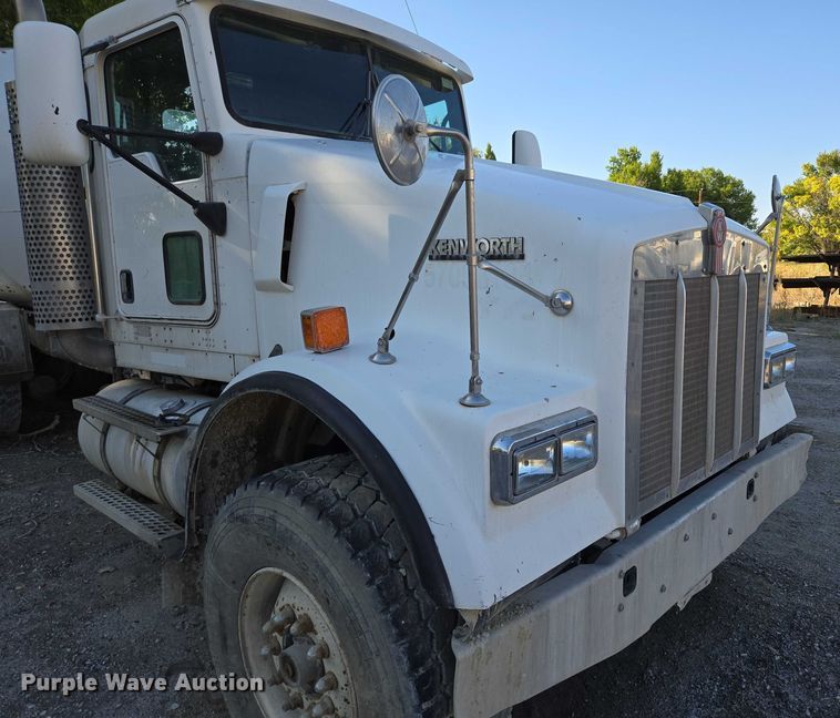 image for item EB1059 2006 Kenworth W900 ready mix truck