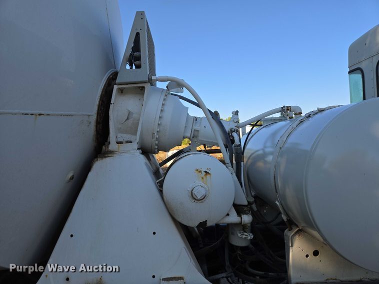 image for item EB1059 2006 Kenworth W900 ready mix truck